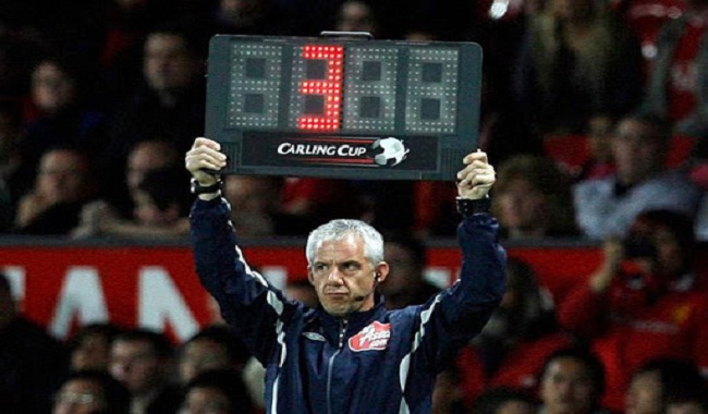 Trận đấu bóng đá có mấy hiệp và kéo dài bao nhiêu phút?